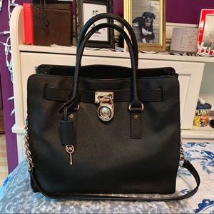Large Authentic MICHAEL KORS Hamilton Tote!👜